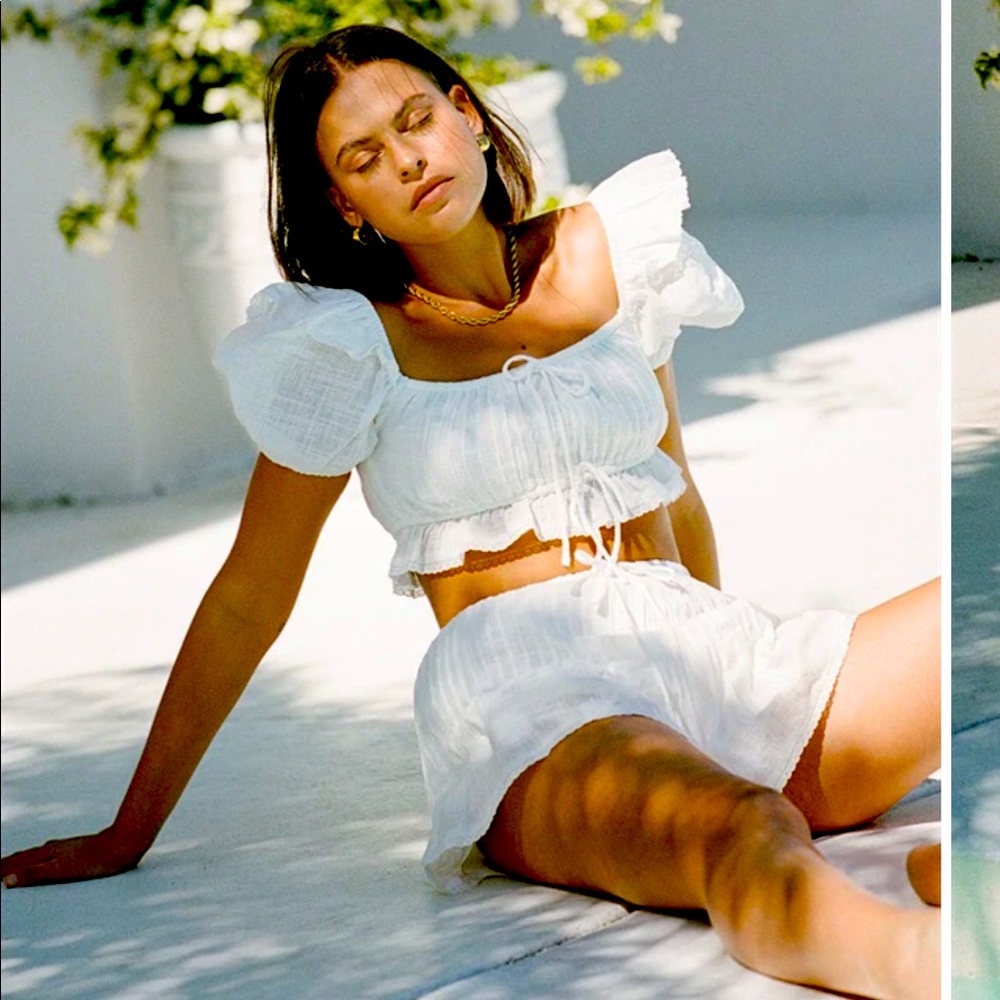 Sabo Skirt White Puff Sleeve Set